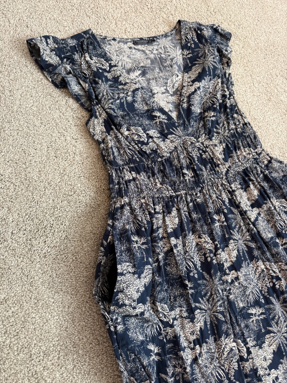 Vineyard Vines Navy and White Tropical Print Midi Dress - Like New - Picture 11 of 13